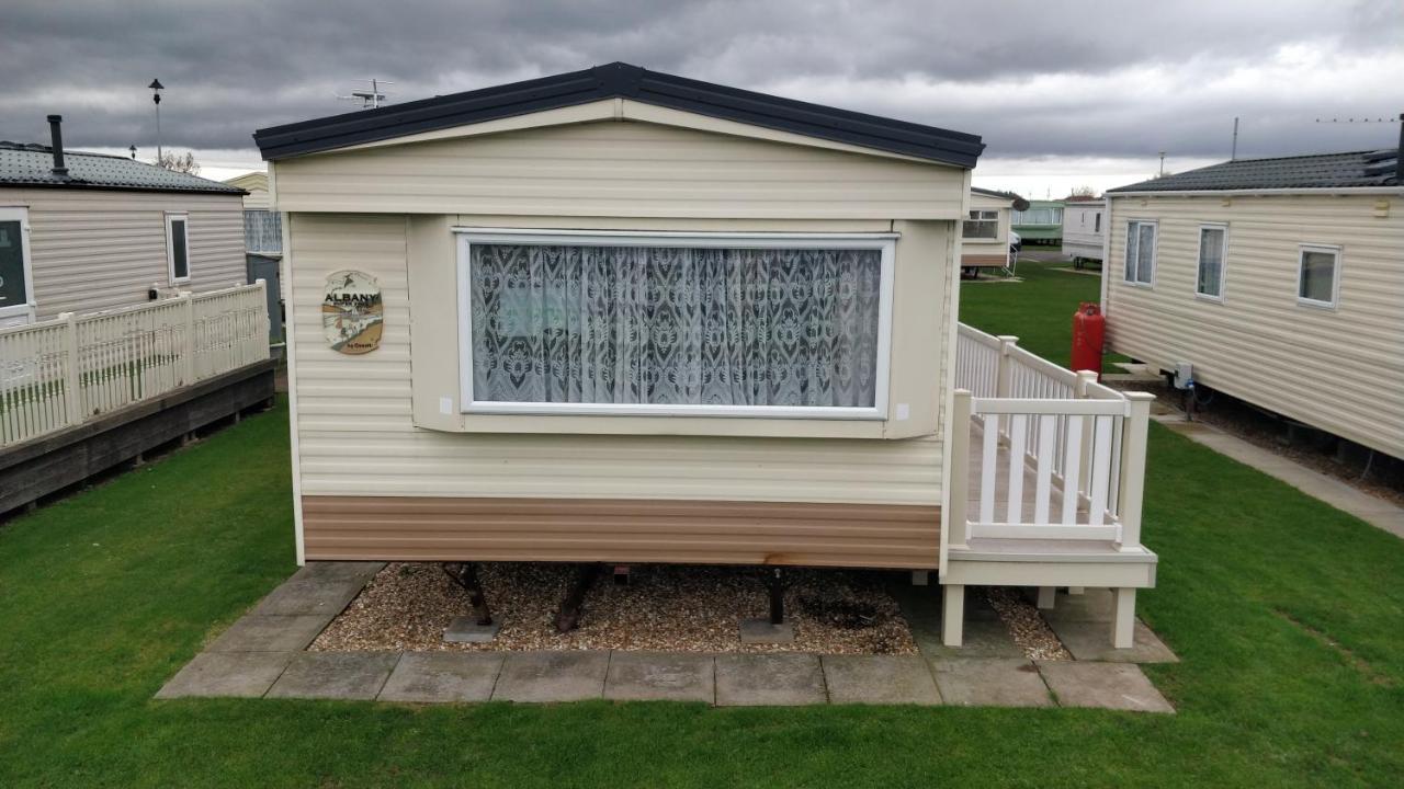 6 Berth Heated On The Chase Apartment Skegness Bagian luar foto